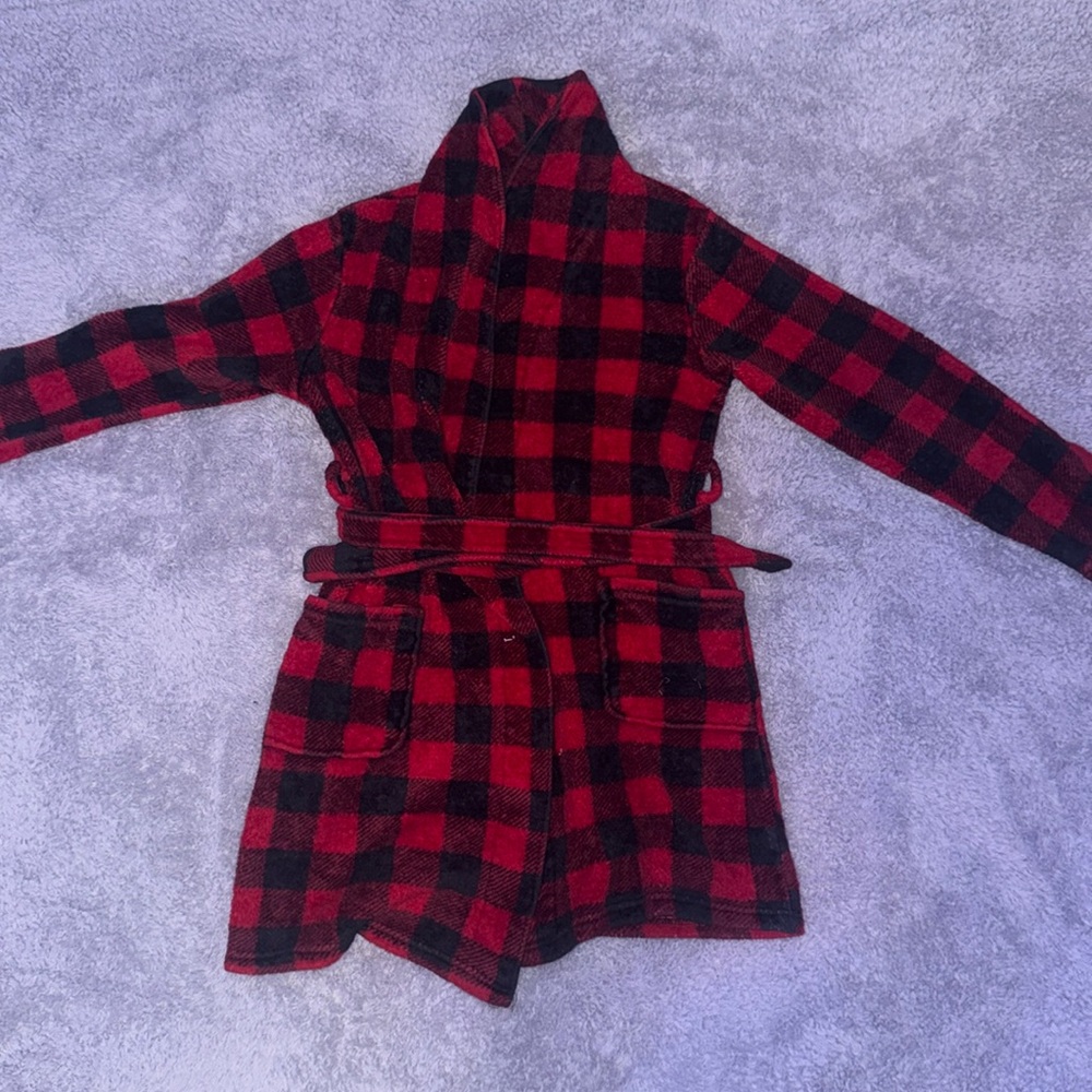 Warm and soft fleece robe perfect for Christmas!🎅